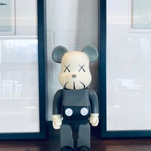 Médicos toy Bearbrick Be@rbrick 400%